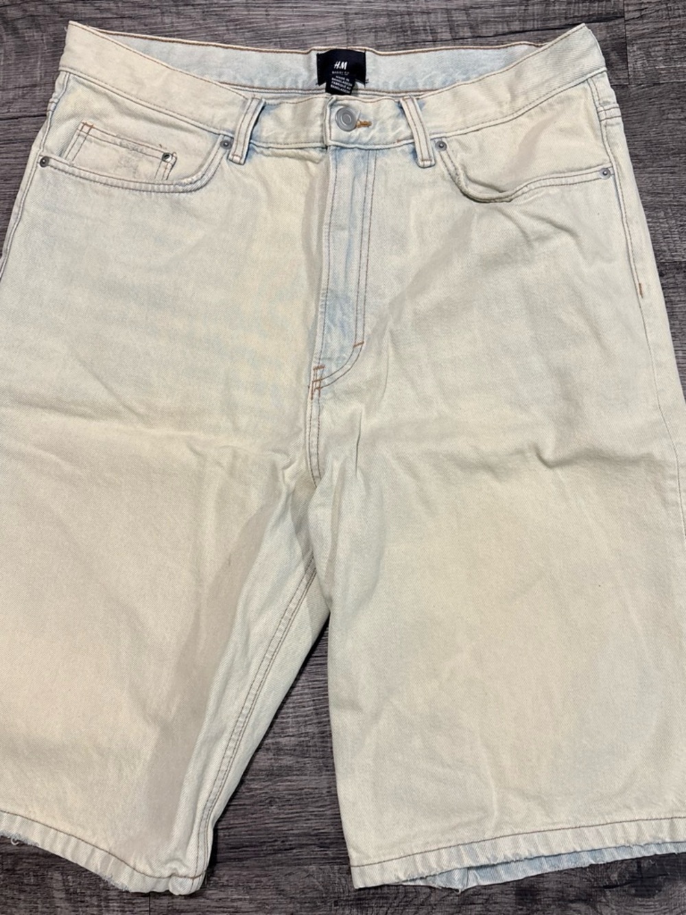 H&M Men’s Light Cream Relaxed Denim Shorts